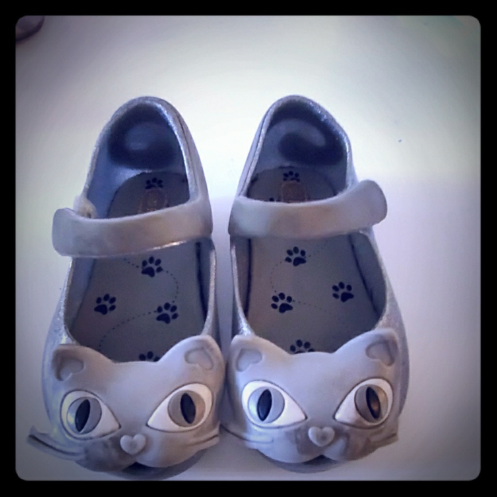 Size 6 cats MM